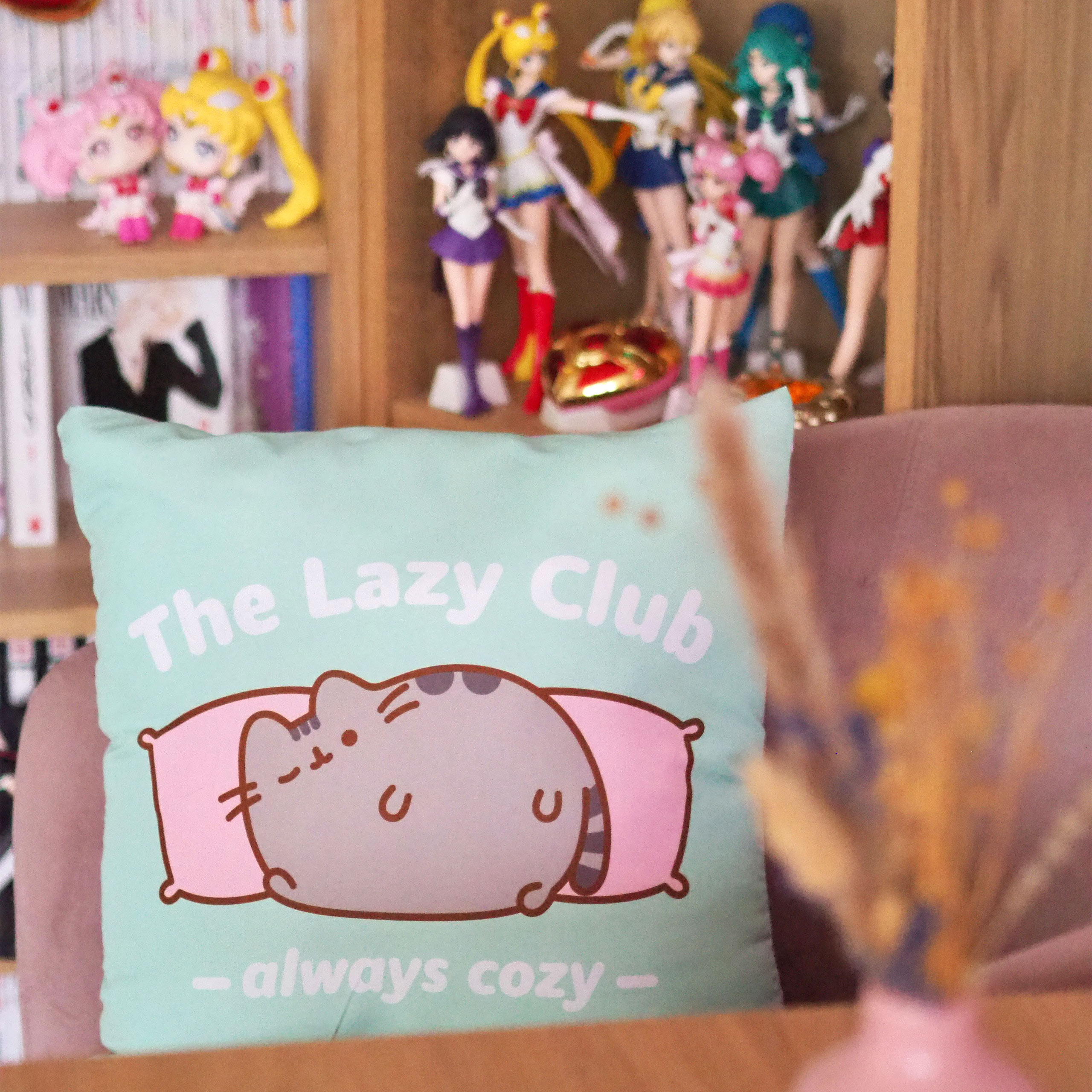 Pusheen - The Lazy Club Pillow