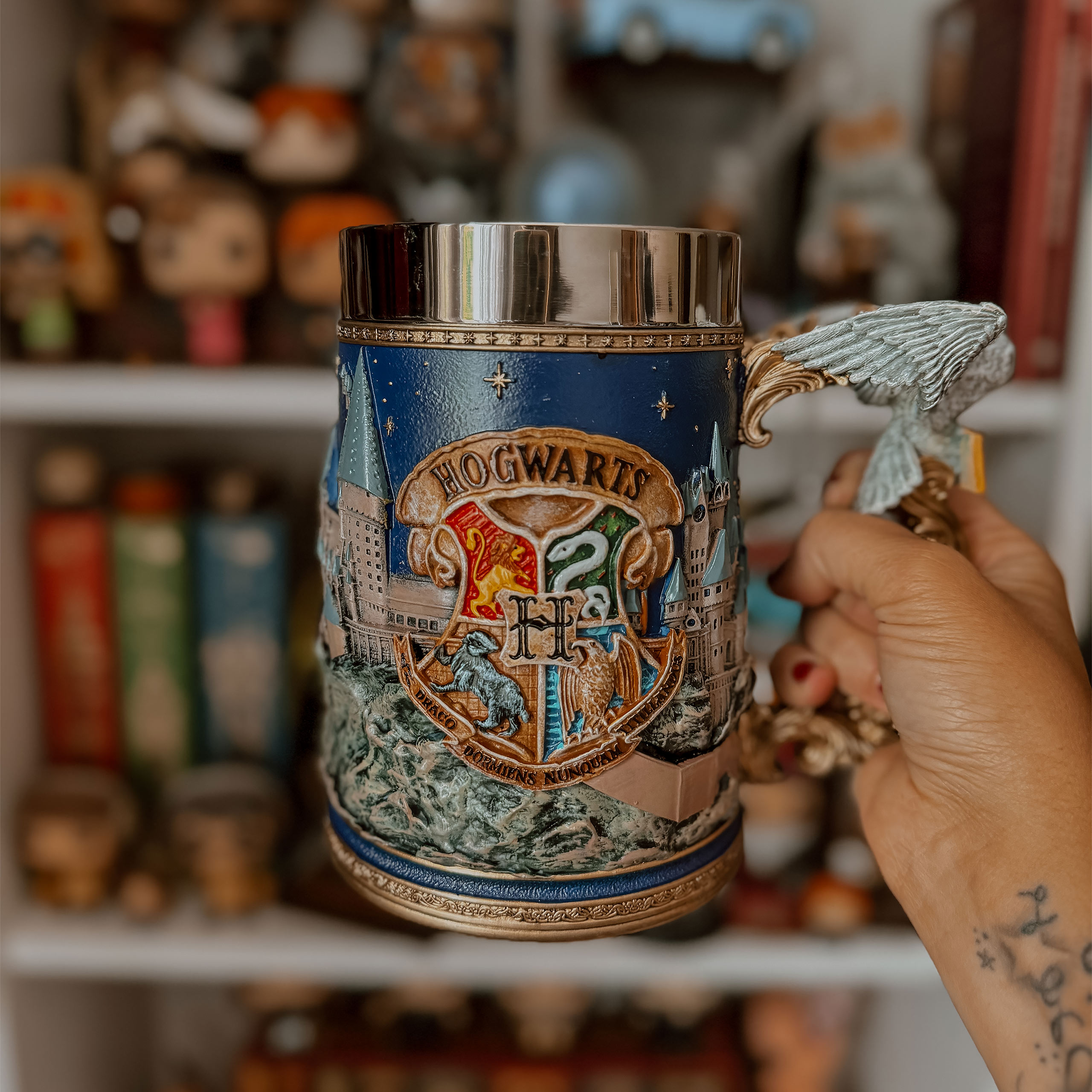 Harry Potter - Taza de lujo con el logo de Hogwarts