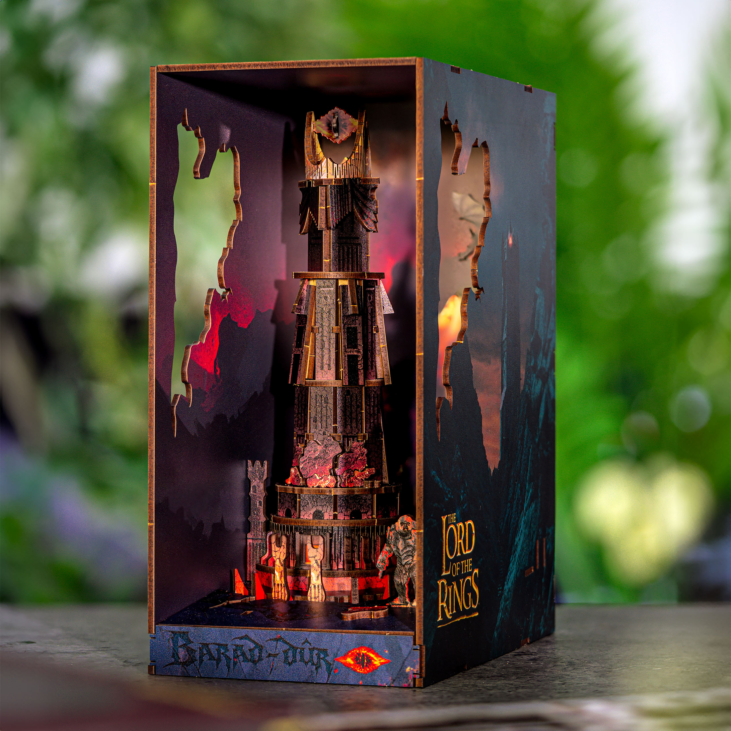 El Señor de los Anillos - Barad-dûr Book Nook kit de maqueta de madera