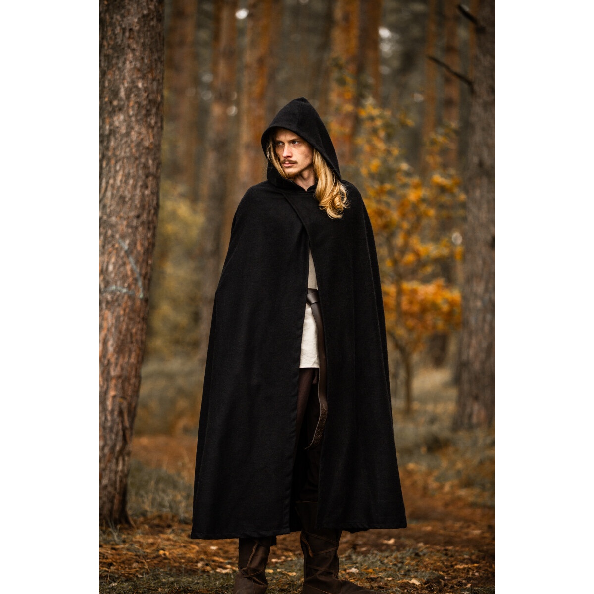 Capa medieval con capucha Thorian lana negra