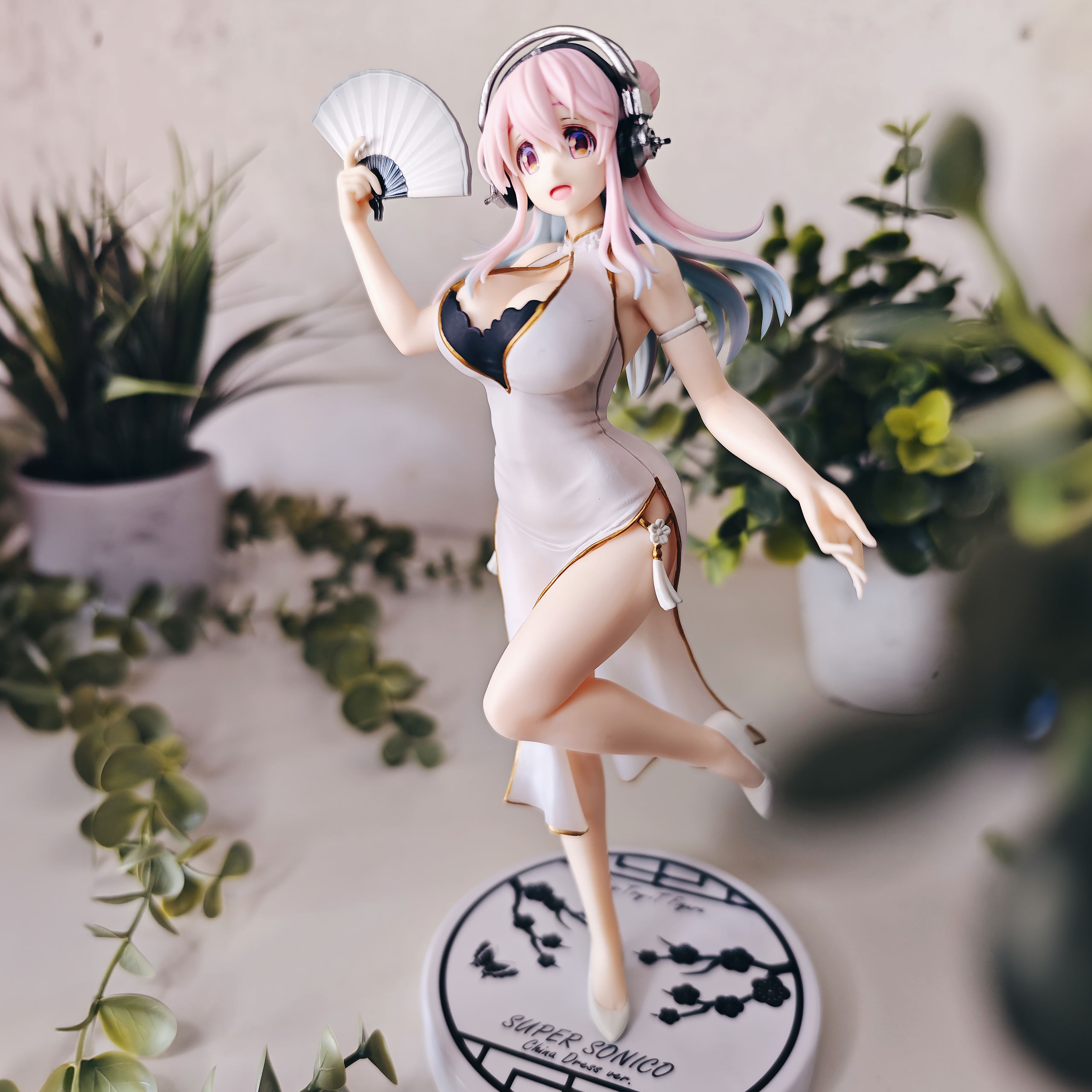 Super Sonico - Trio-Try-iT figuur witte China-jurk-versie
