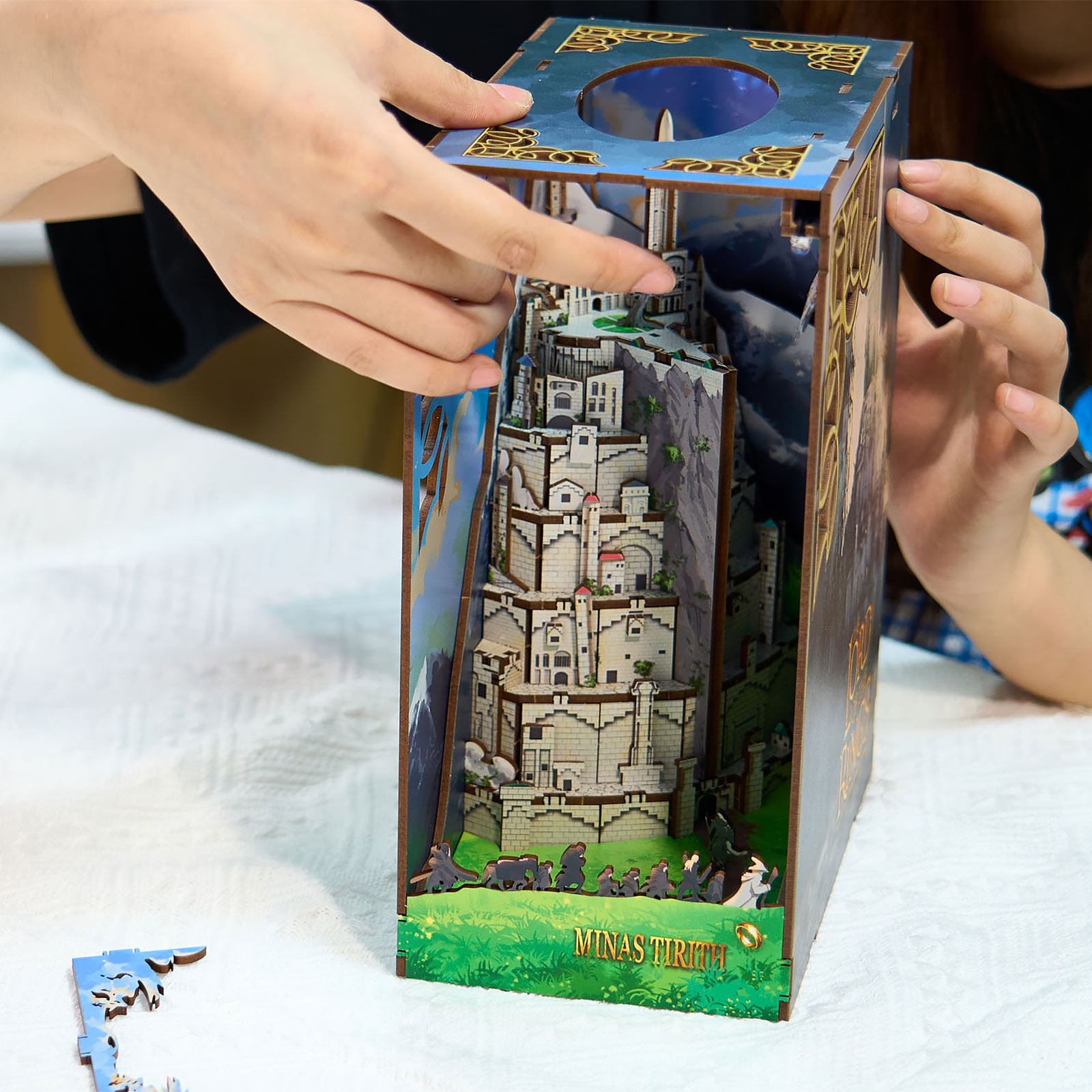 Der Herr der Ringe - Minas Tirith Book Nook Modell Bausatz Holz