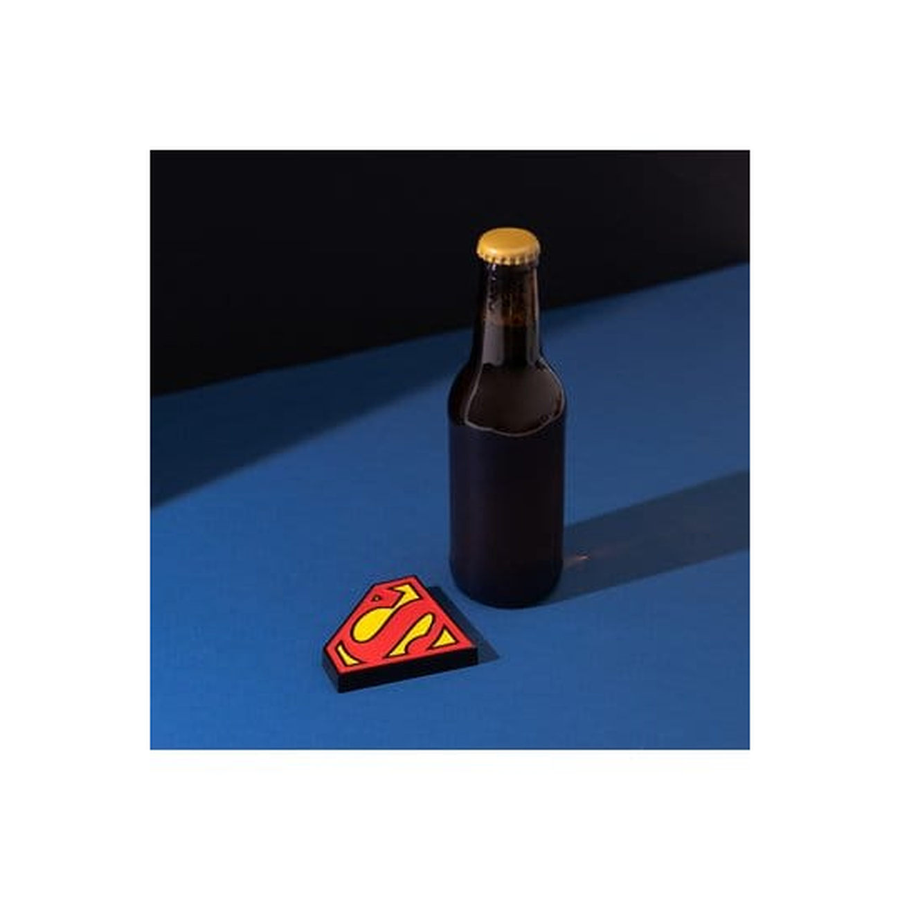 DC Comics Imán con abrebotellas Superman 9 cm