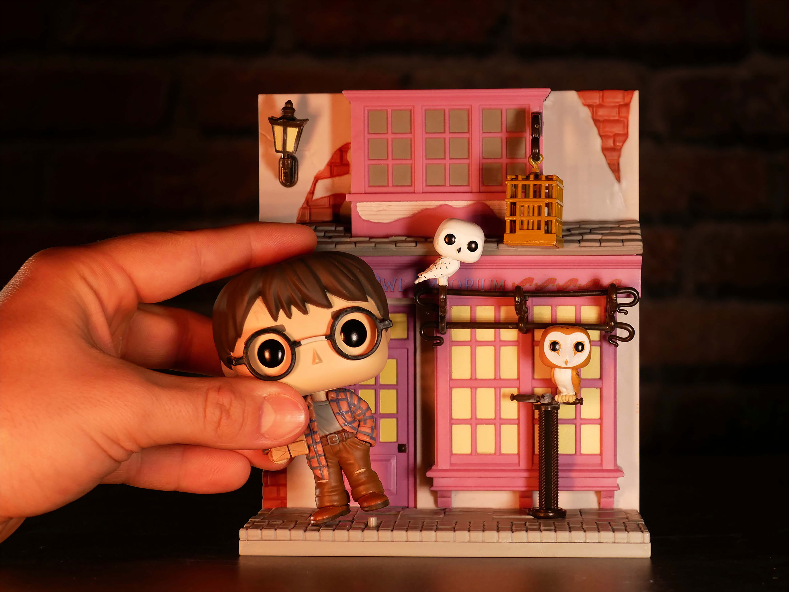 Harry Potter et le magasin de hiboux d'Eeylops Figurine Funko Pop avec diorama