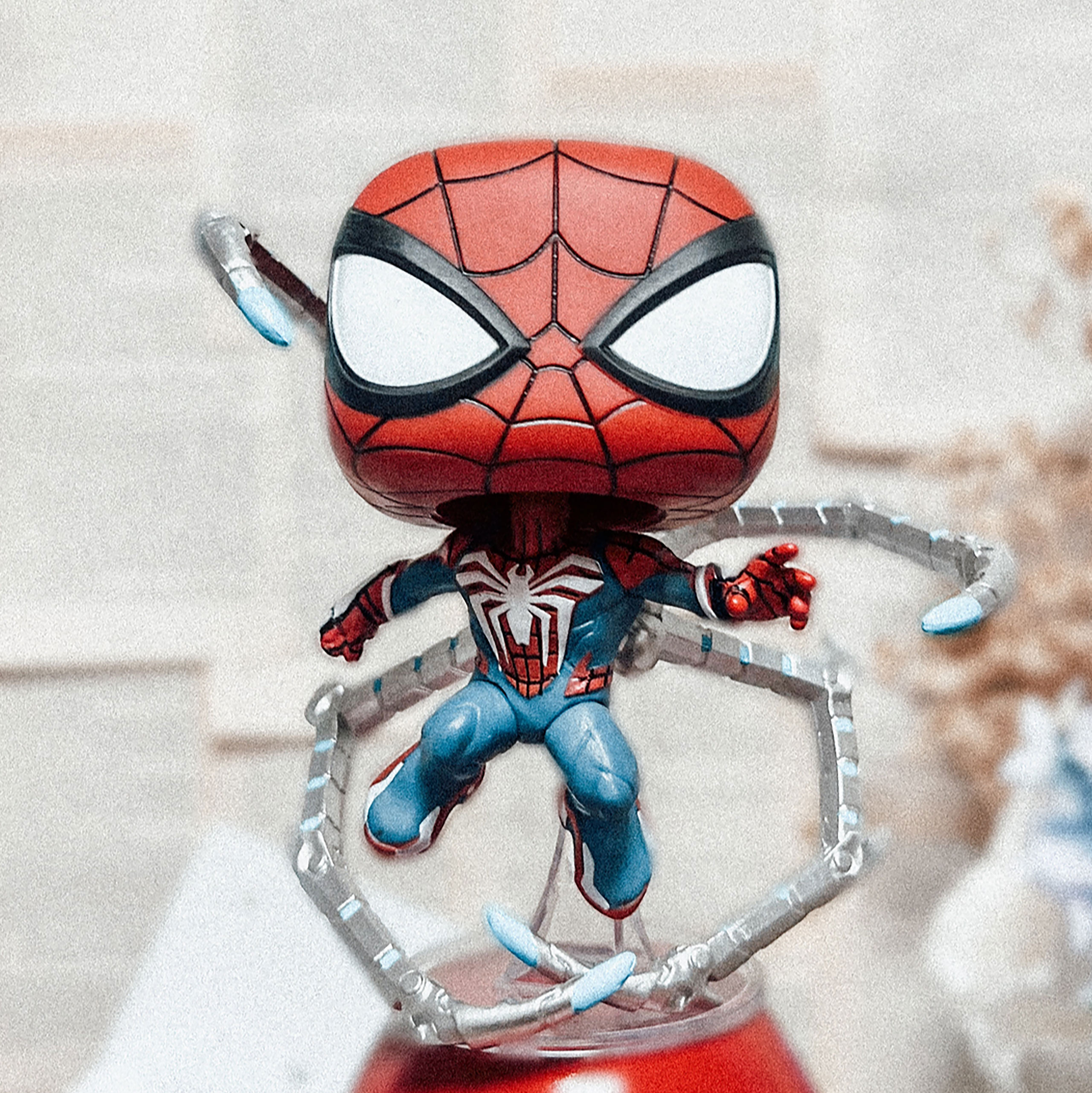 Spider-Man 2 - Peter Parker Advanced Suit 2.0 Marvel Funko Pop Wackelkopf-Figur