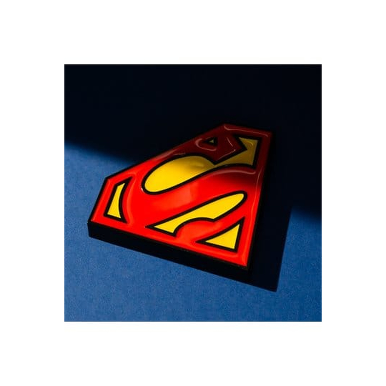 DC Comics Imán con abrebotellas Superman 9 cm