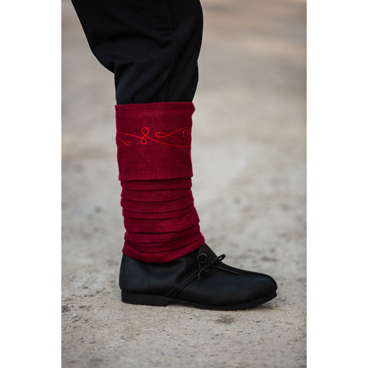 Mittelalter Wollwadenwickel Hannes mit Stickerei