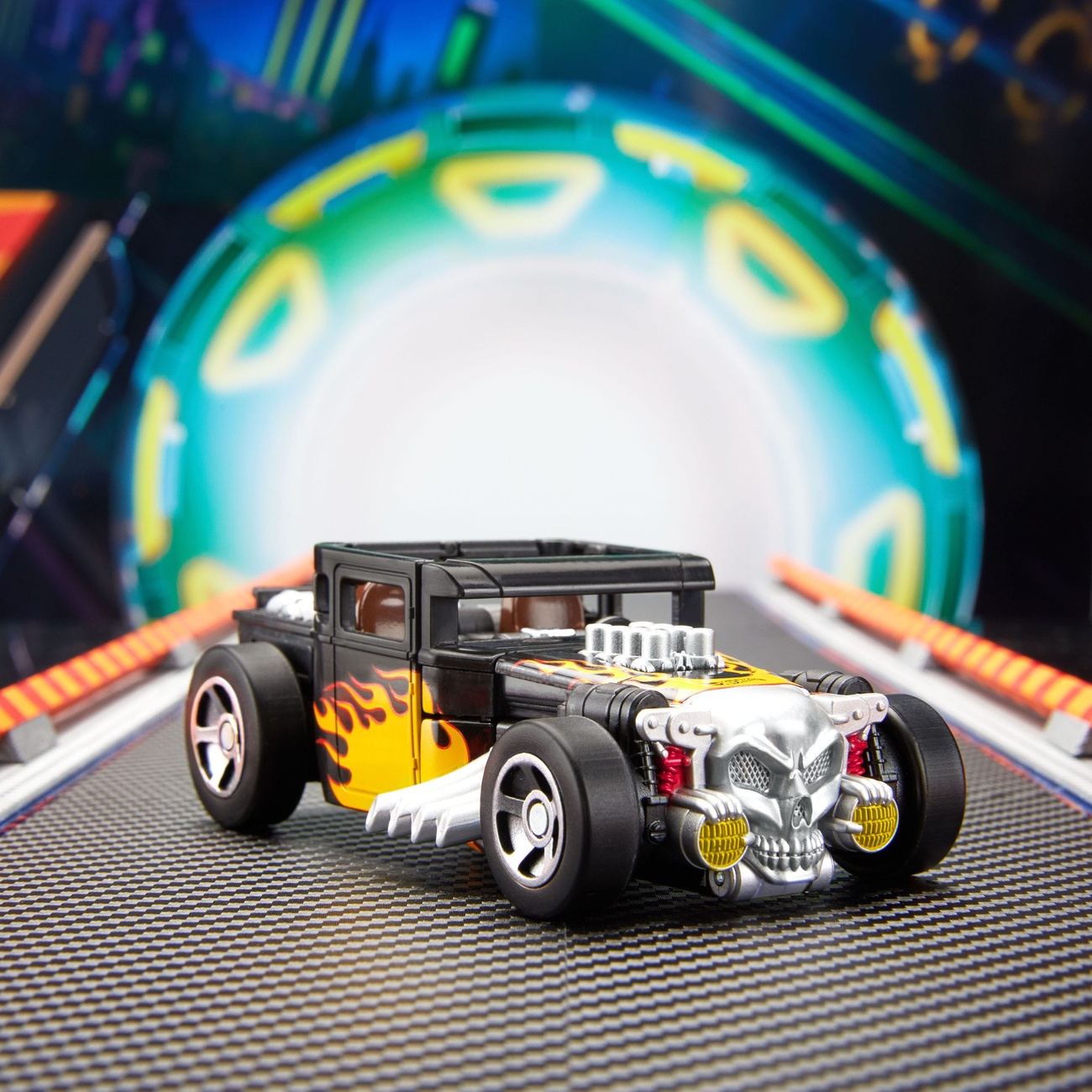 Figurine articulée Hot Wheels x Transformers Bone Shaker 12 cm