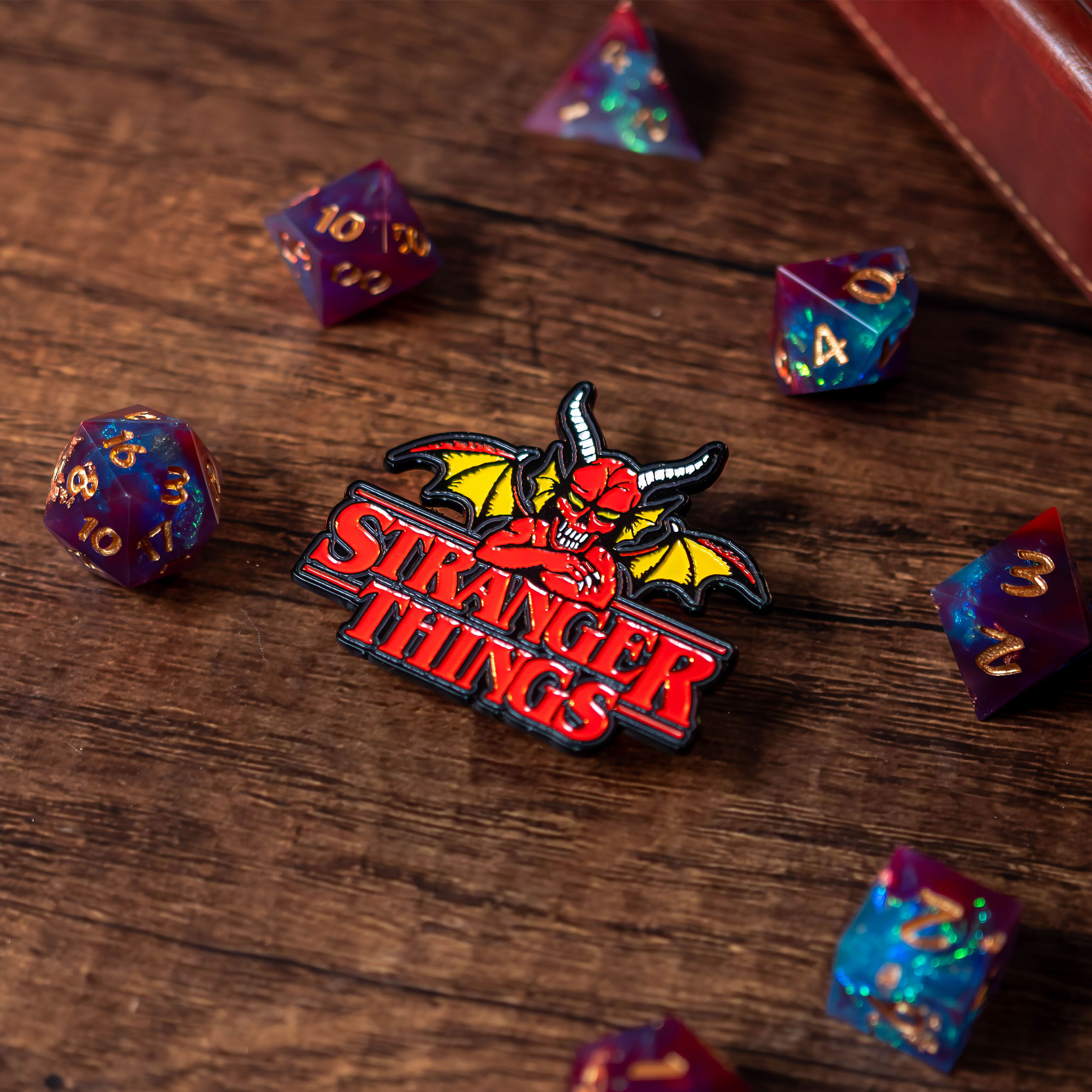 Stranger Things - Duża przypinka Hellfire Club