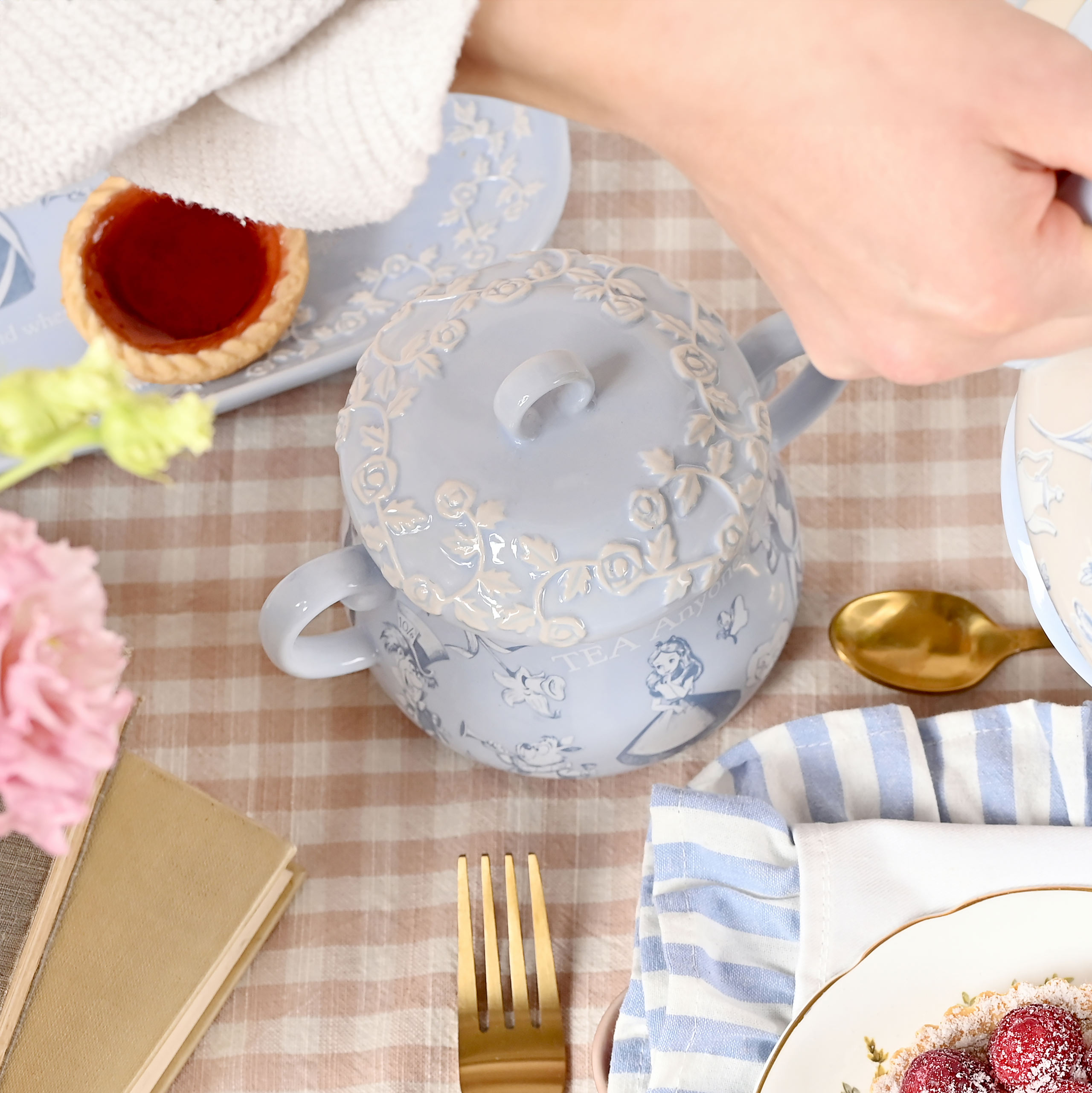 Alice im Wunderland - Tea Anyone Relief Keksdose