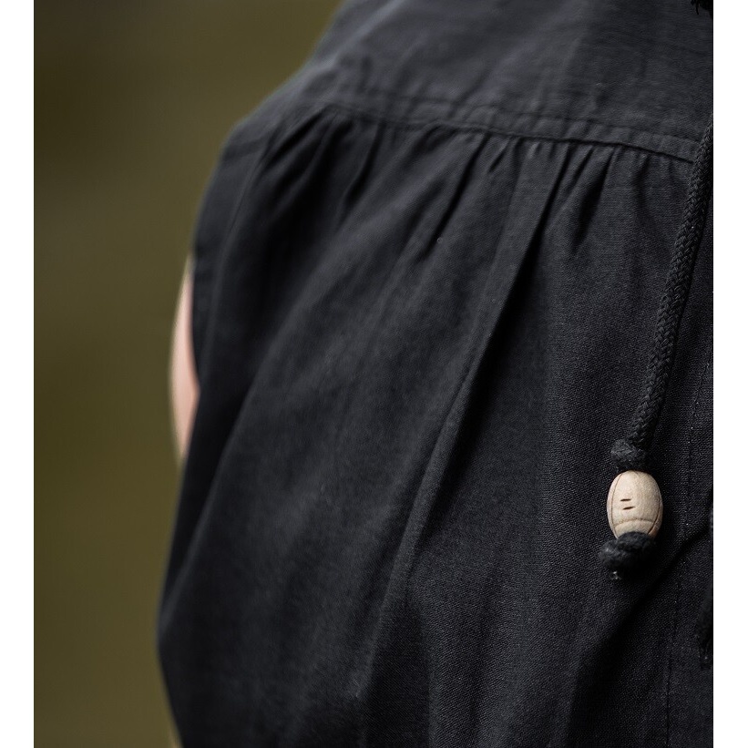 Medeltida snörskjorta med ståkrage Louis ärmlös svart