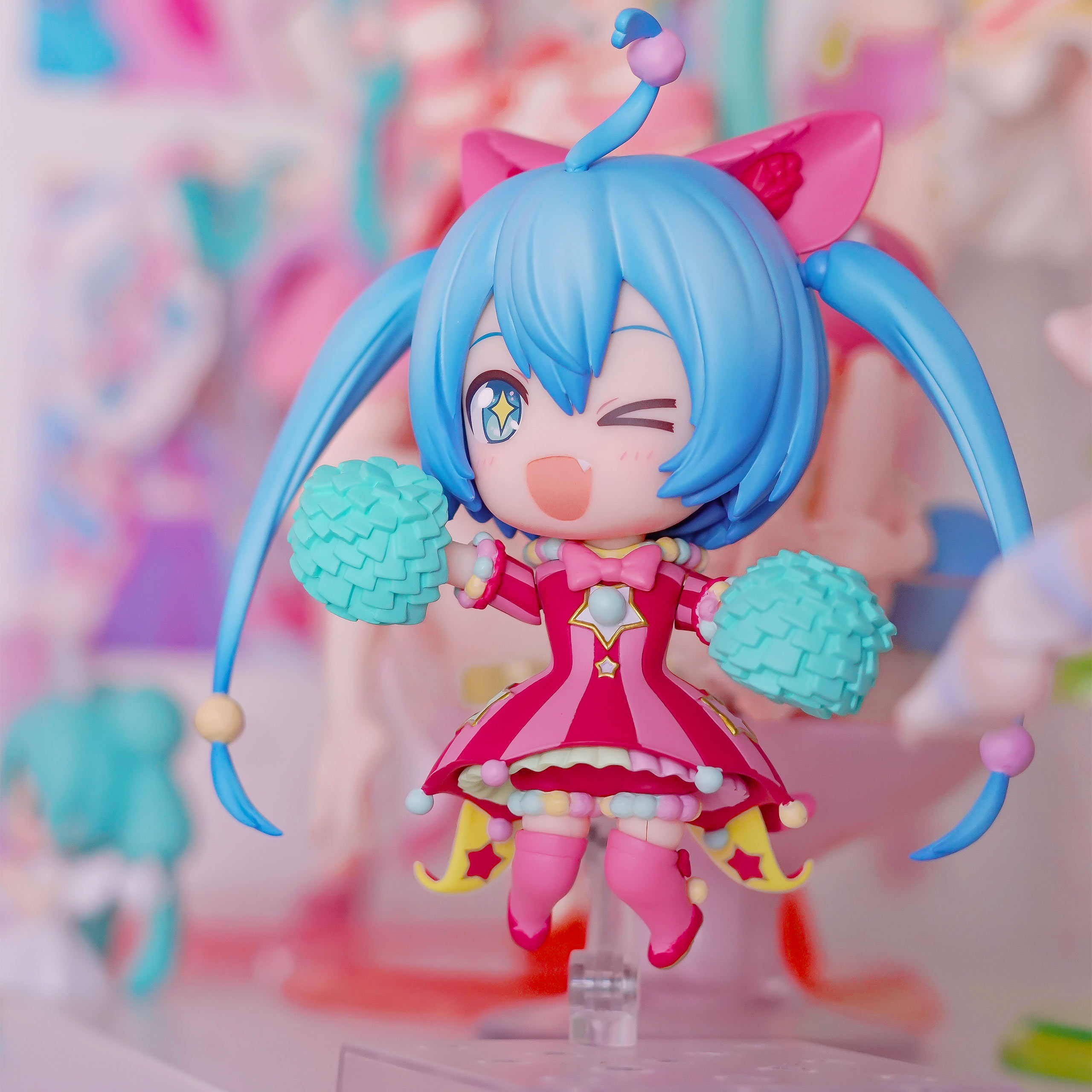 Hatsune Miku - Wonderland Sekai Ver. Nendoroid Action Figure