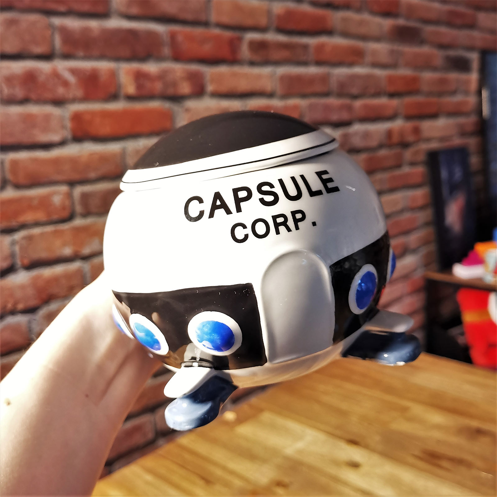 Dragon Ball - Capsule Corp. Ruimteschip 3D Mok met Deksel
