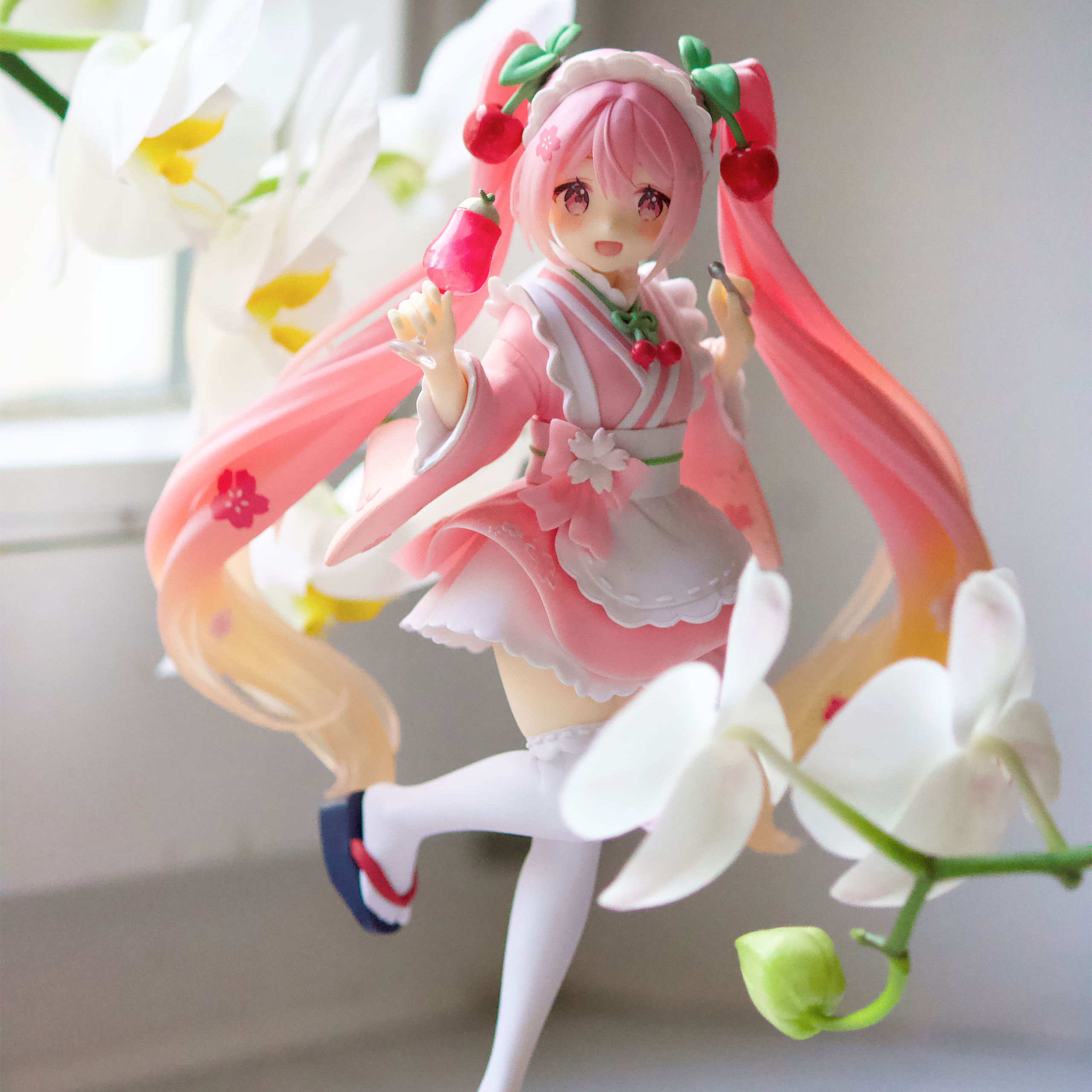 Hatsune Miku - Figurine Sakura Miku Version Café Japonais