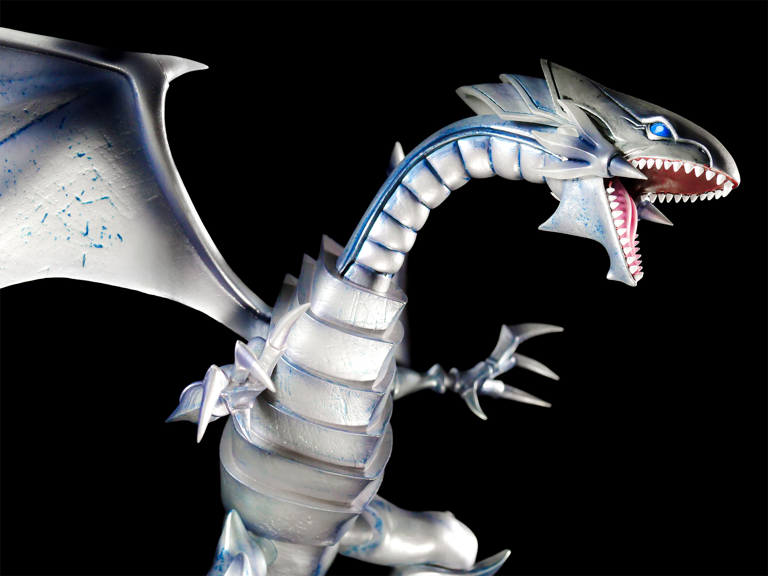 Yu-Gi-Oh! - Blue-Eyed White Dragon Statue