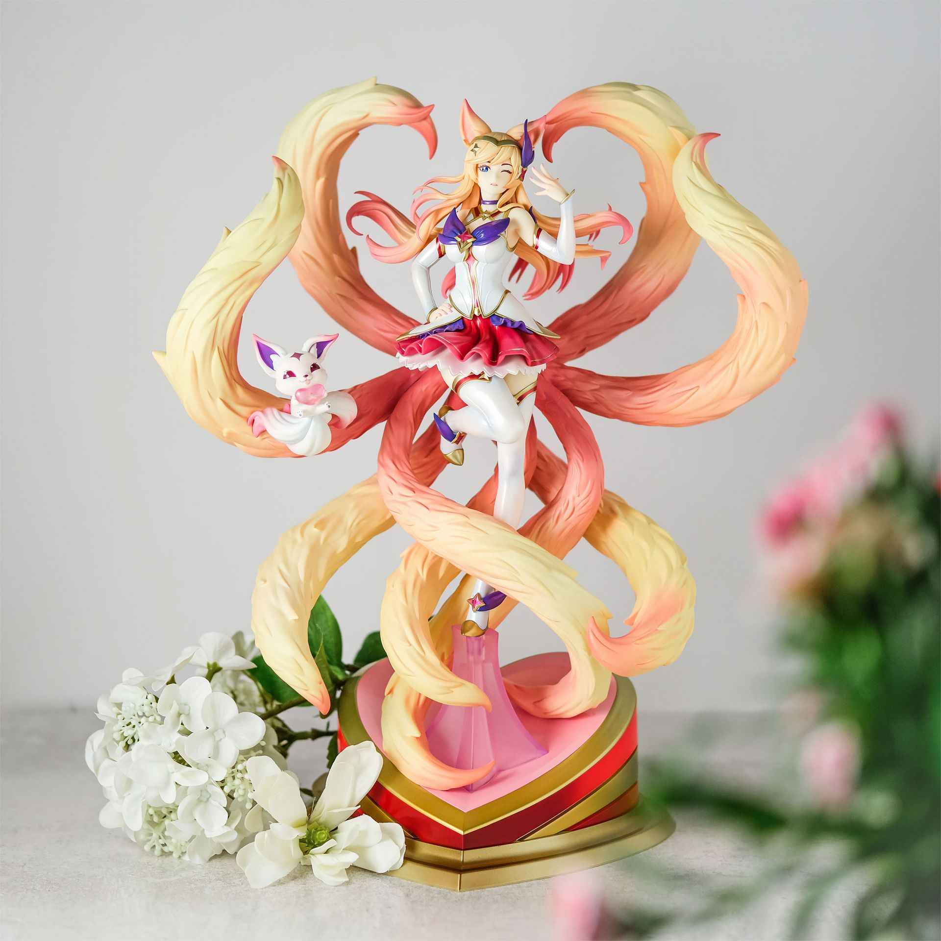 League of Legends - Star Guardian Ahri Statue | Elbenwald