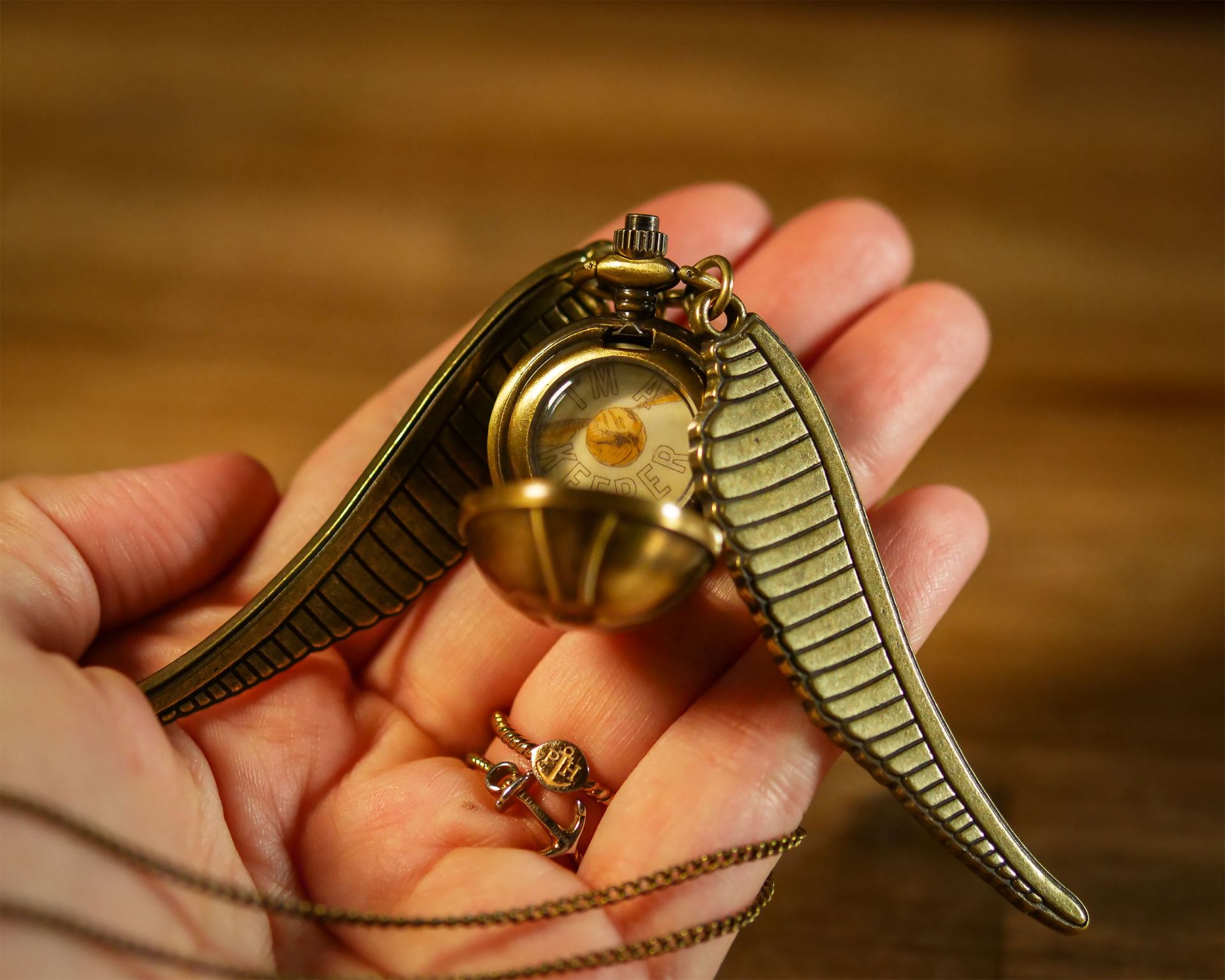 Harry Potter - Golden Snitch Medallion on Necklace | Elbenwald